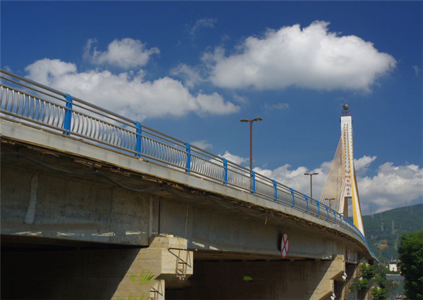 桂林304不锈钢桥梁护栏：安全、耐用与美观的完美结合