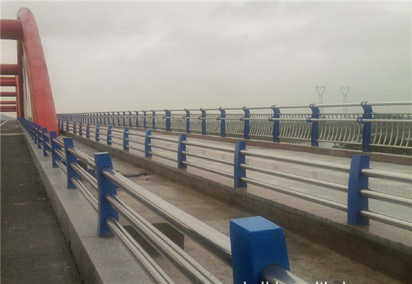 桂林不锈钢桥梁防撞栏杆