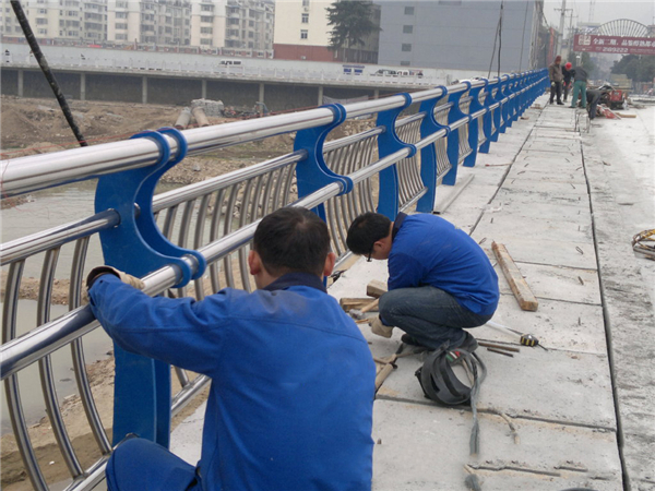 桂林不锈钢河道护栏的特性及其在城市景观中的应用